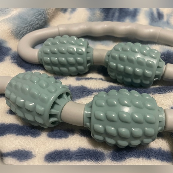 Deep Massage Tool for Muscle Soreness, Stiffness & Tightness for Calf, Arm, Neck - Picture 6 of 10